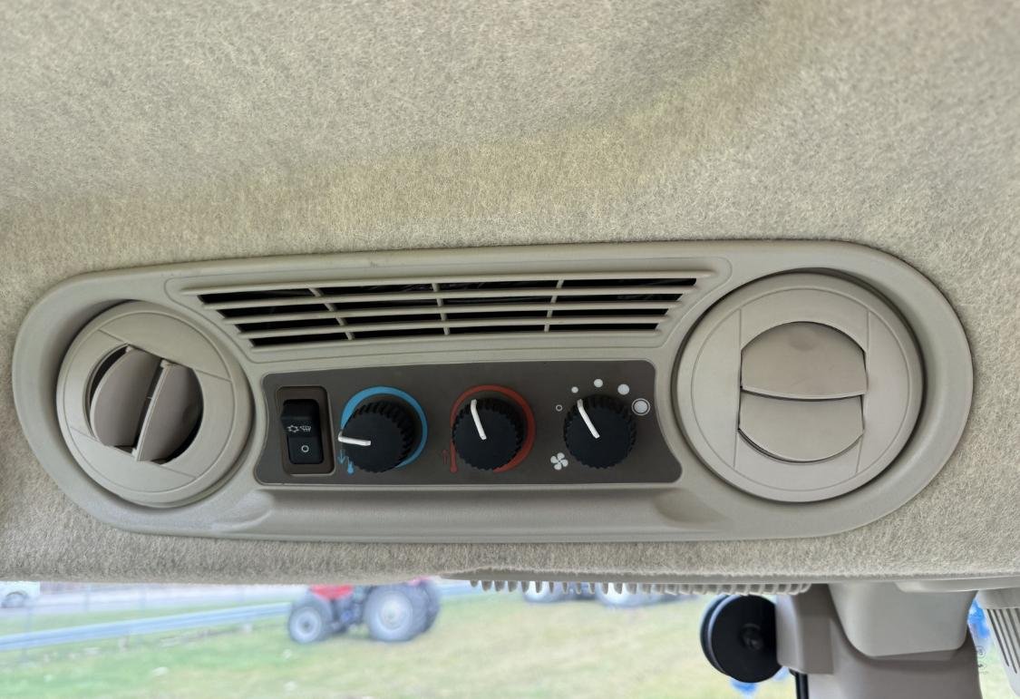 Used 2023 John Deere 5100E - Image 10